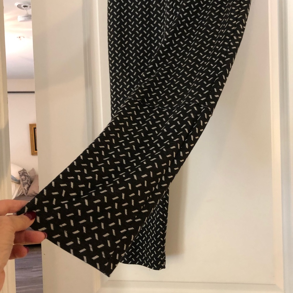 BCBG Capri pull up stretch pants